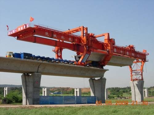 Máy dựng cầu đường cao tốc 200 tấn Cần cẩu giàn phóng 240 tấn tùy chỉnh