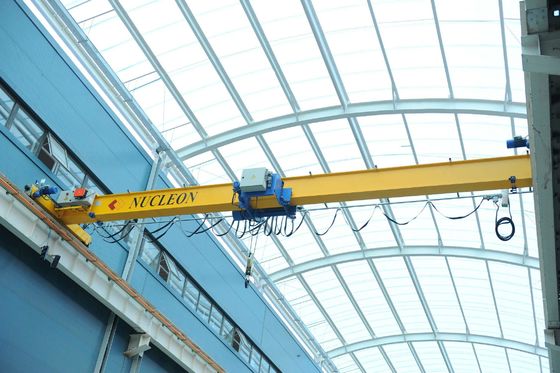 A3 Chiếc cần cẩu cầu với phương pháp điều khiển từ xa / cabin